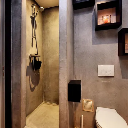 Group With Pool & Sauna, Cleaning Included Vakantiehuis